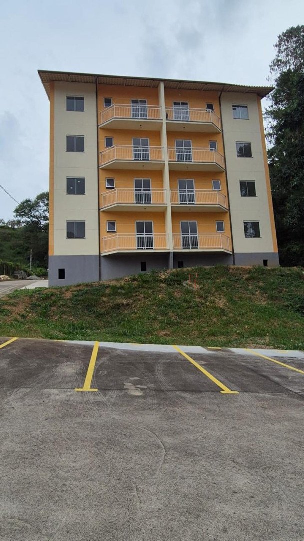 Apartamento para venda - Sítio São Luiz, Nova Friburgo - RJ. Valor para venda: R$ 255.000,00.