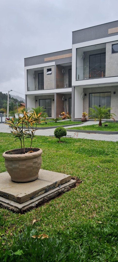 Casa em condomínio para venda - Cônego, Nova Friburgo - RJ. Valor para venda: R$ 695.000,00