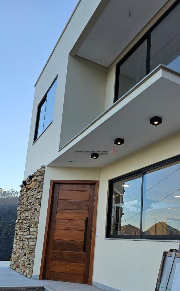 Casa em condomínio para venda - Braunes, Nova Friburgo - RJ. Valor para venda: R$ 1.270.000,00