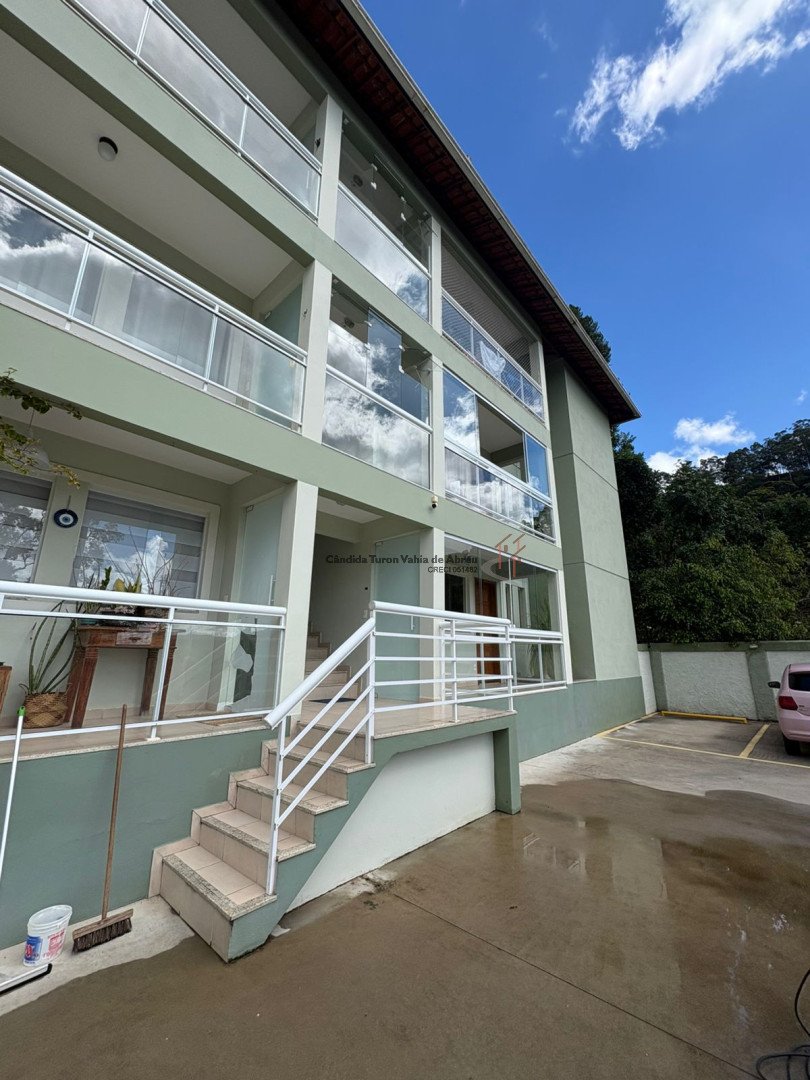 Apartamento para venda - Vale dos Pinheiros, Nova Friburgo - RJ. Valor para venda: R$ 390.000,00.