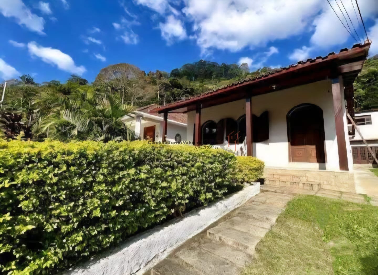 Casa para venda - Parque Dom João VI, Nova Friburgo - RJ. Valor para venda: R$ 1.250.000,00.