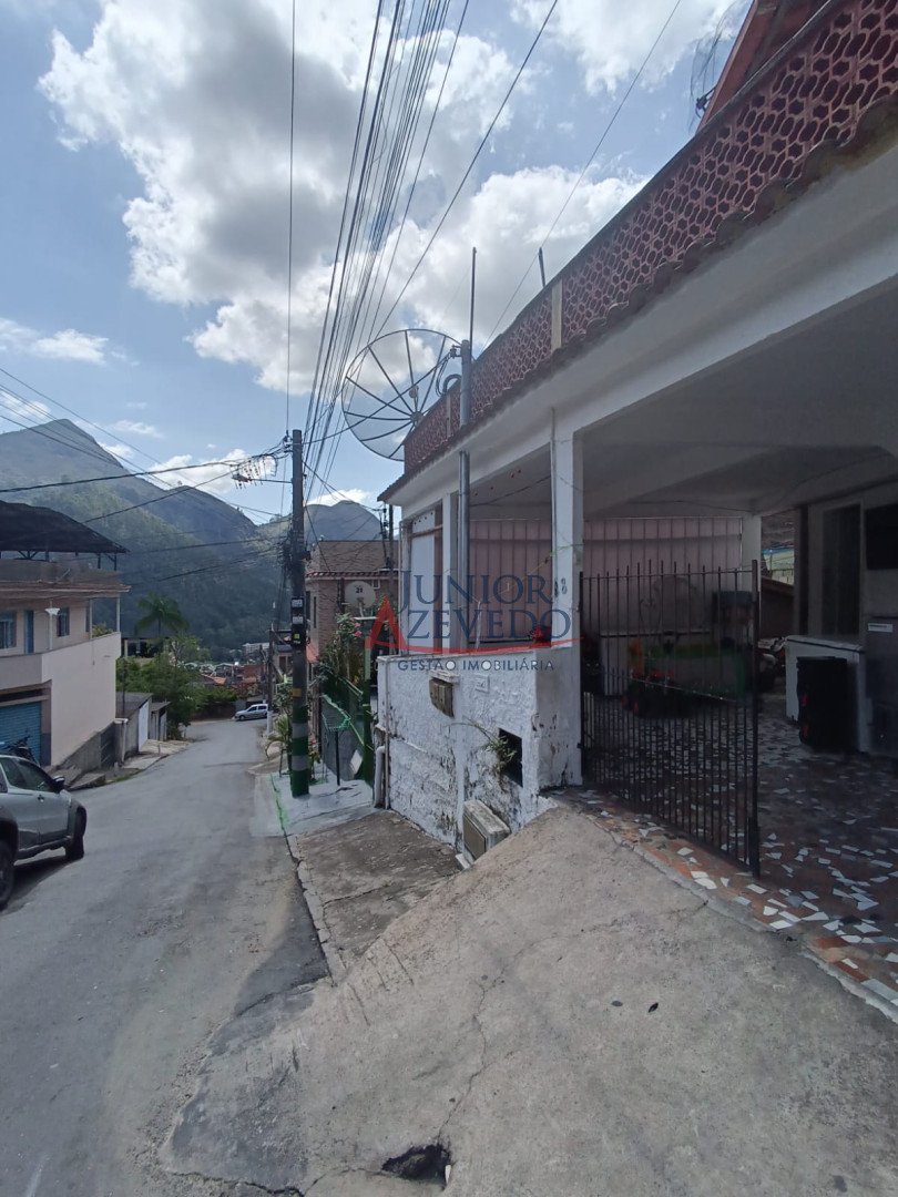 Casa para venda - Olaria, Nova Friburgo - RJ. Valor para venda: R$ 220.000,00.