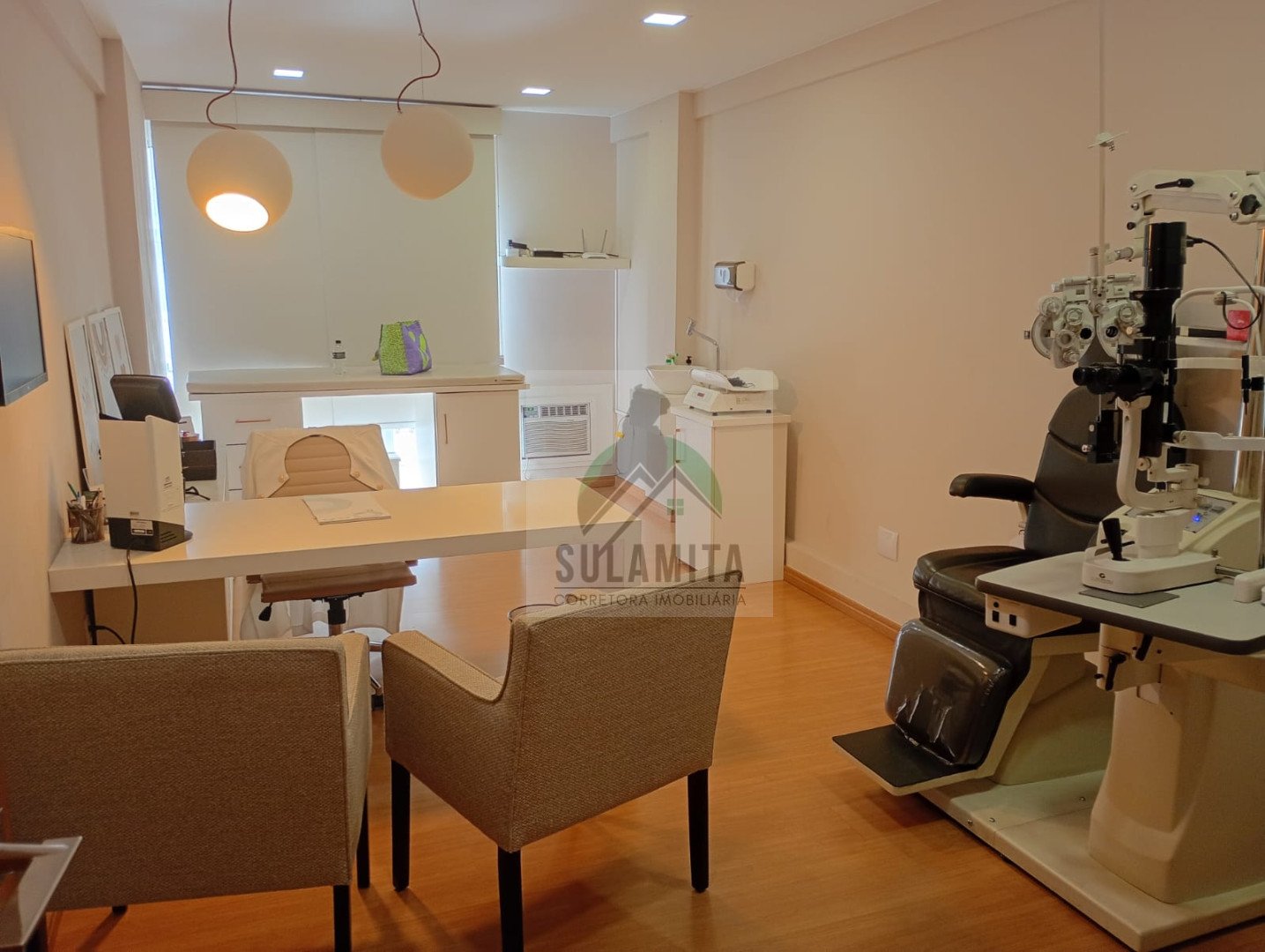 Sala comercial para venda - Centro, Nova Friburgo - RJ. Valor para venda: R$ 250.000,00.