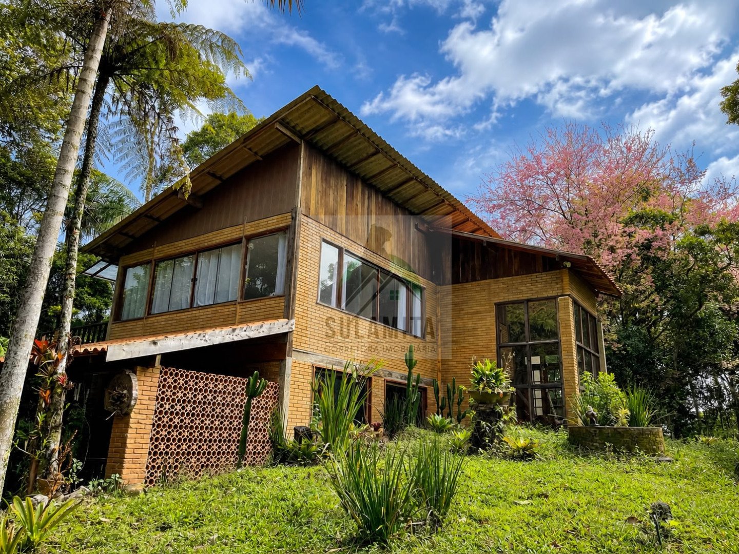 Casa para aluguel - Debossan, Nova Friburgo - RJ. Valor de aluguel: R$ 4.500,00.