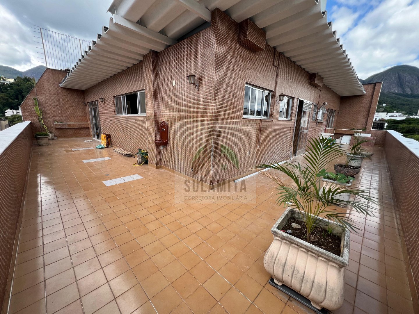 Cobertura para venda - Centro, Nova Friburgo - RJ. Valor para venda: R$ 1.300.000,00.