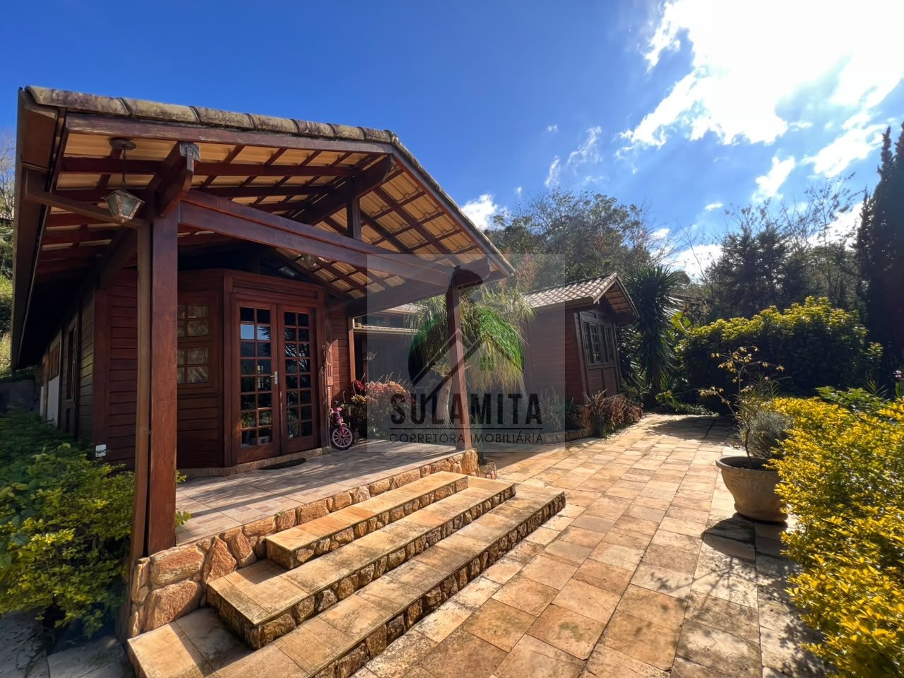 Casa para venda - Stucky, Nova Friburgo - RJ. Valor para venda: R$ 1.100.000,00.
