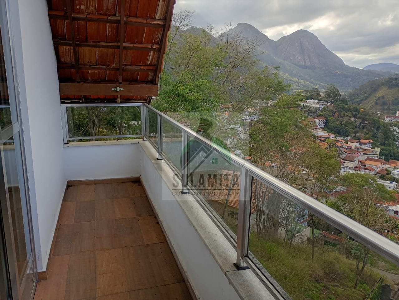 Apartamento para venda - Braunes, Nova Friburgo - RJ. Valor para venda: R$ 450.000,00.
