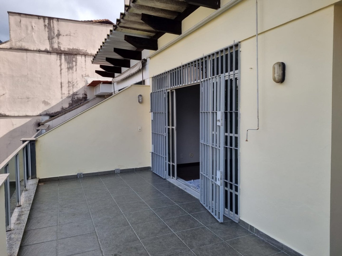 Apartamento para venda - Centro, Nova Friburgo - RJ. Valor para venda: R$ 2.300,00