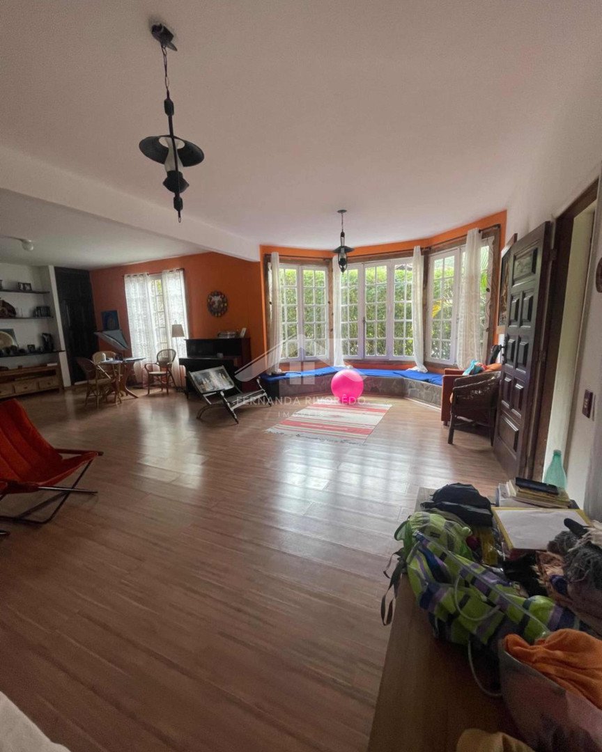 Casa em condomínio para venda - Cascatinha, Nova Friburgo - RJ. Valor para venda: R$ 1.060.000,00.
