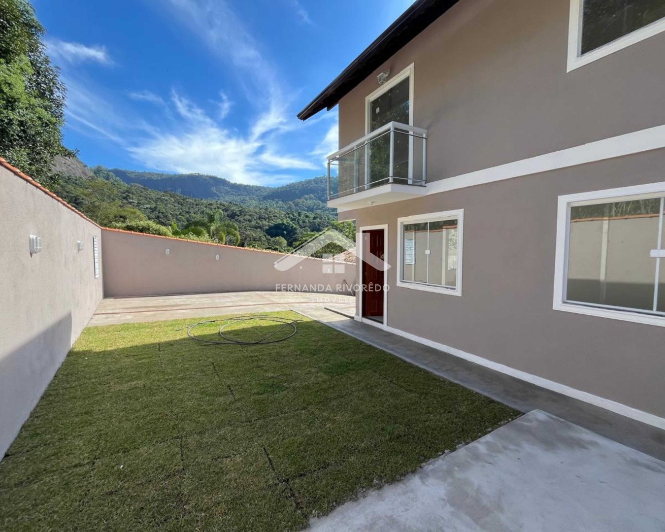 Casa em condomínio para venda - Parada Folly, Nova Friburgo - RJ. Valor para venda: R$ 350.000,00.