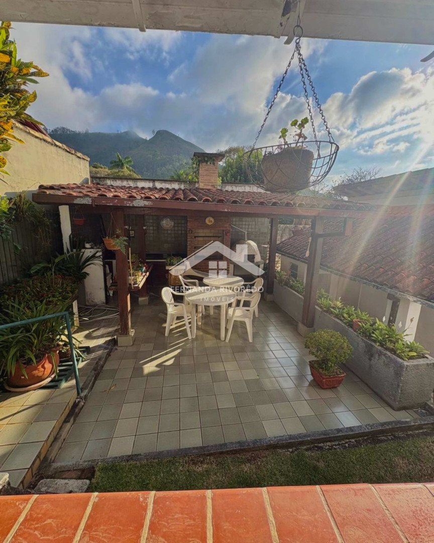 Casa para venda - Vale dos Pinheiros, Nova Friburgo - RJ. Valor para venda: R$ 890.000,00.