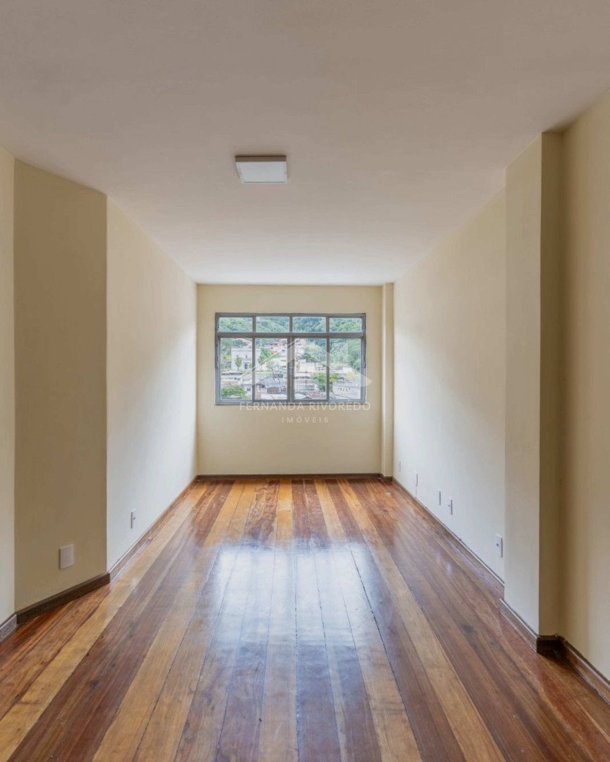 Apartamento para venda - Centro, Nova Friburgo - RJ. Valor para venda: R$ 385.000,00.