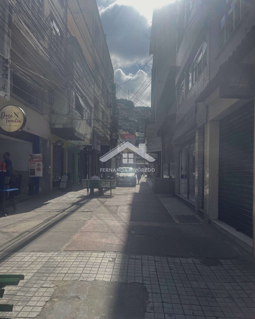 Loja para venda ou aluguel - Centro, Nova Friburgo - RJ. Valor para venda: R$ 599.000,00. Valor de aluguel: R$ 2.300,00.