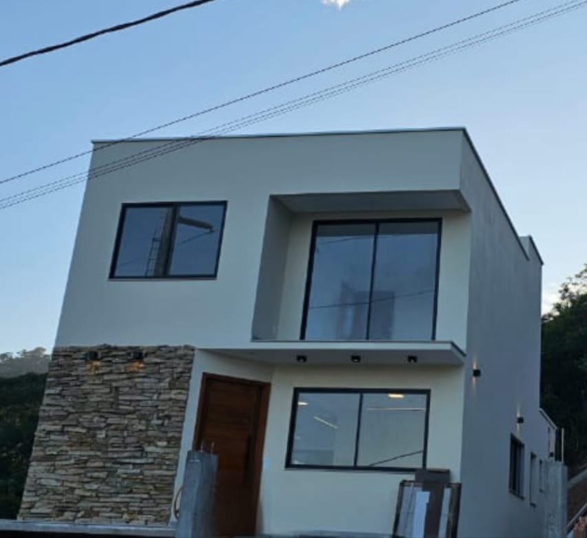 Casa para venda - Braunes, Nova Friburgo - RJ. Valor para venda: R$ 1.270.000,00