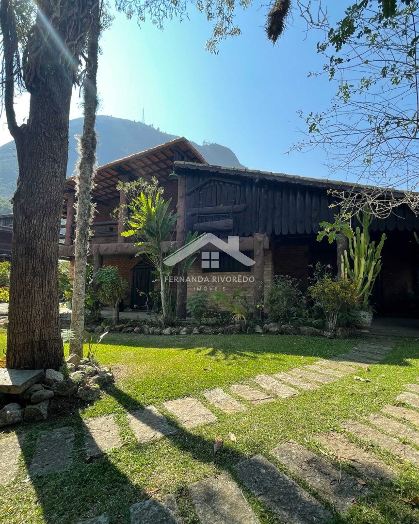 Casa para venda - Cônego, Nova Friburgo - RJ. Valor para venda: R$ 1.350.000,00.