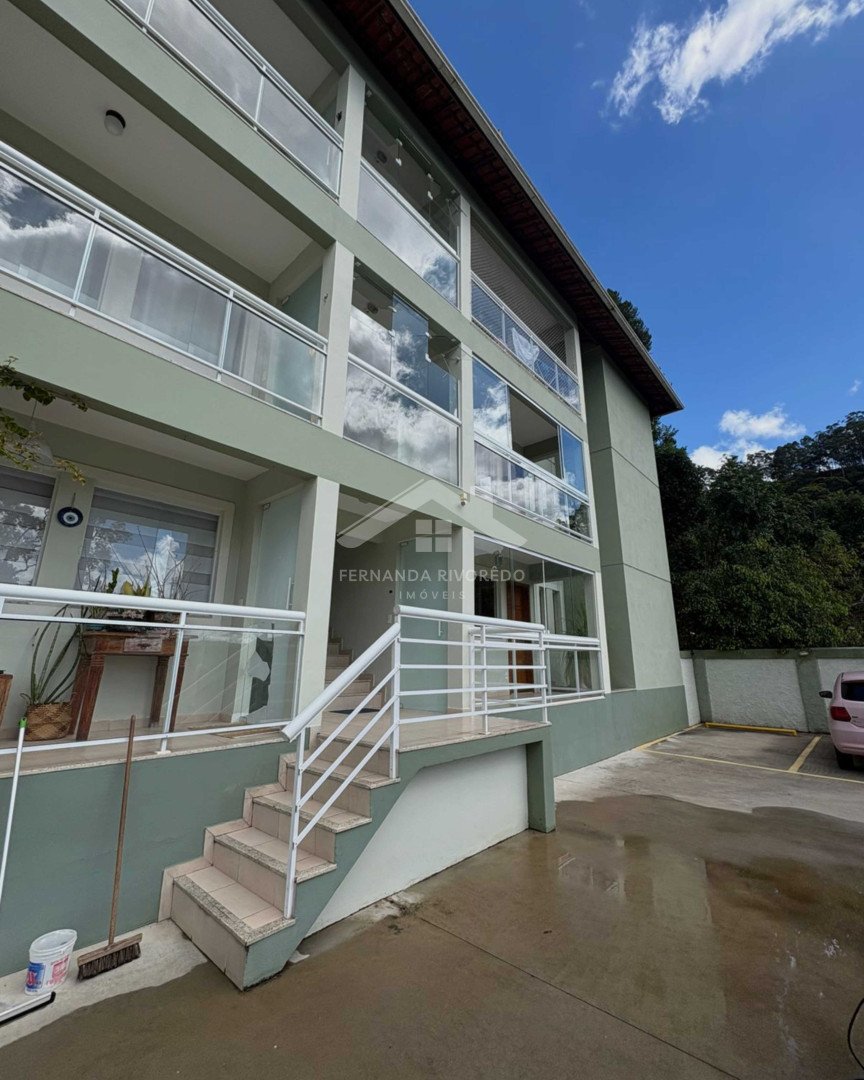 Apartamento para venda - Vale dos Pinheiros, Nova Friburgo - RJ. Valor para venda: R$ 390.000,00.
