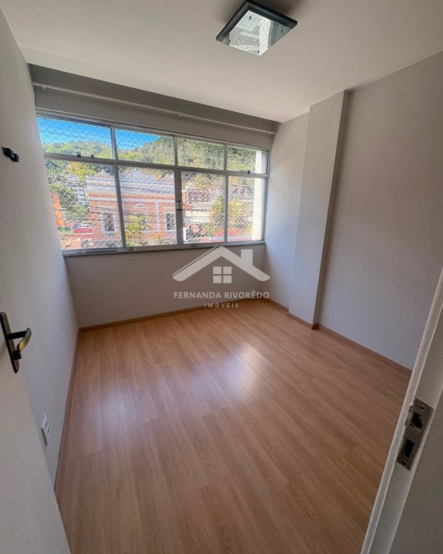 Apartamento para aluguel - Centro, Nova Friburgo - RJ. Valor de aluguel: R$ 2.000,00.