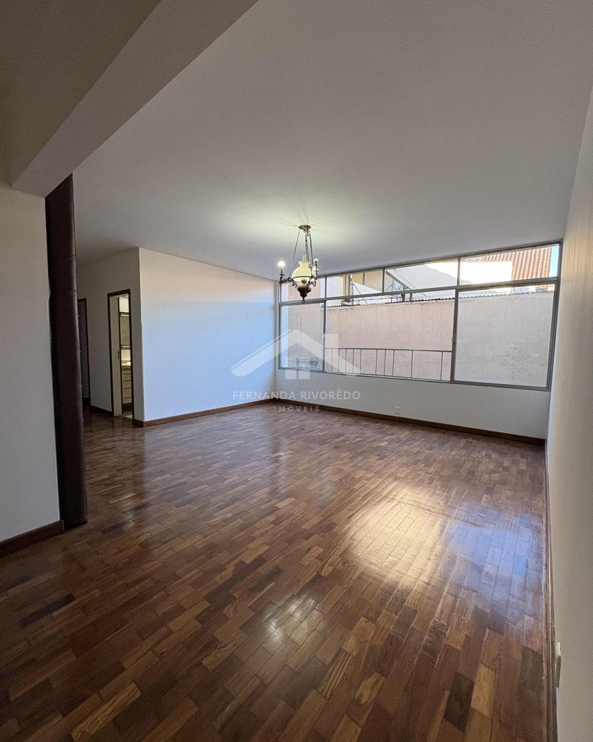 Apartamento para venda - Centro, Nova Friburgo - RJ. Valor para venda: R$ 690.000,00.