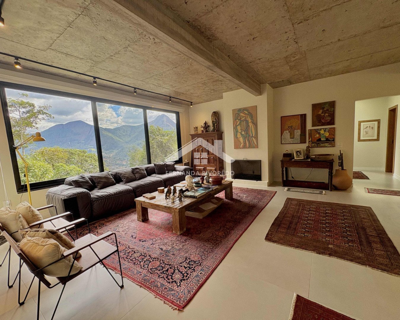 Casa em condomínio para venda - Cônego, Nova Friburgo - RJ. Valor para venda: R$ 1.850.000,00.