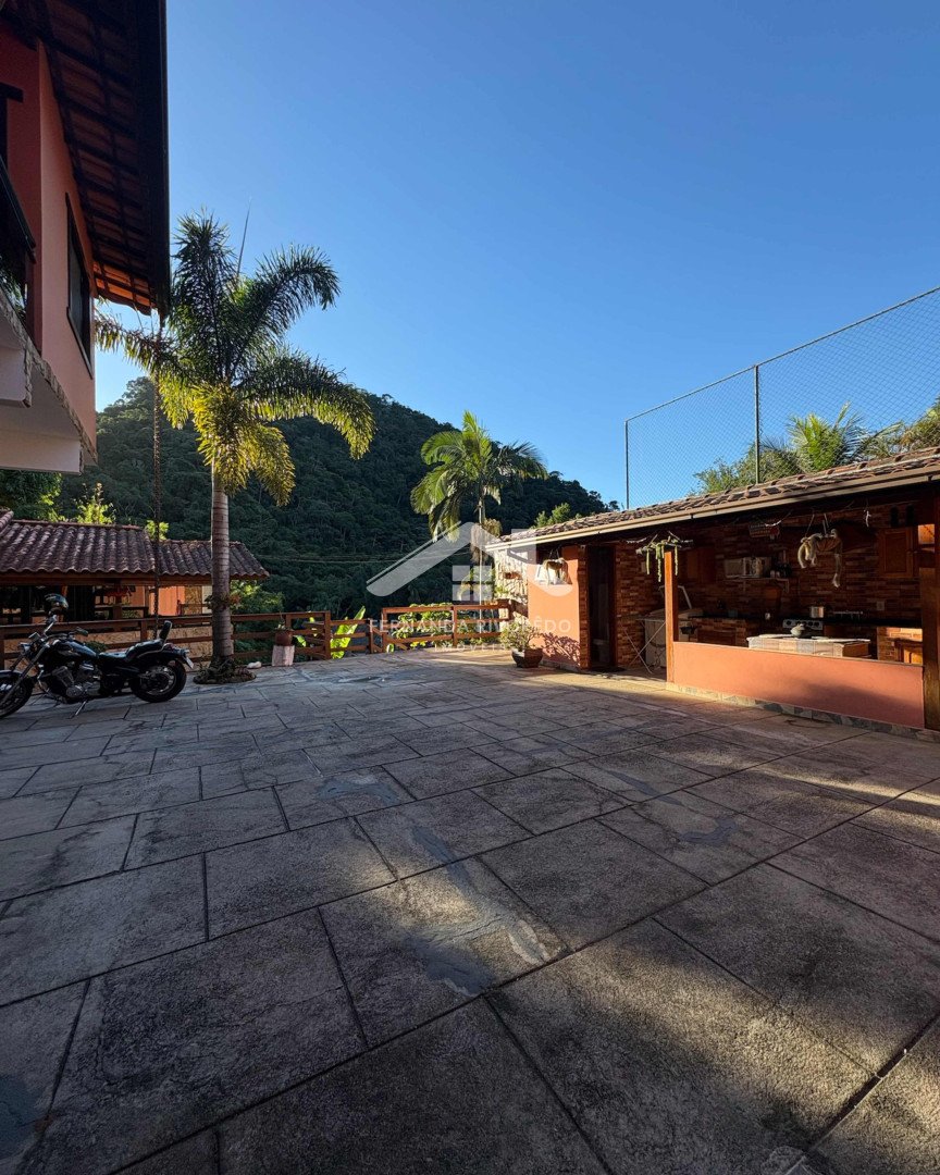 Imóvel comercial para venda - São Pedro da Serra, Nova Friburgo - RJ. Valor para venda: R$ 800.000,00.
