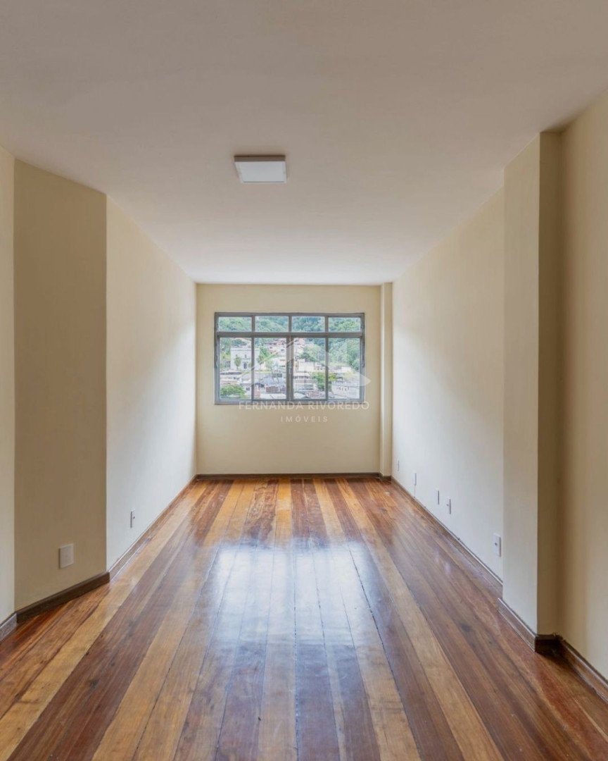 Apartamento para venda ou aluguel - Centro, Nova Friburgo - RJ. Valor para venda: R$ 385.000,00. Valor de aluguel: R$ 1.650,00.