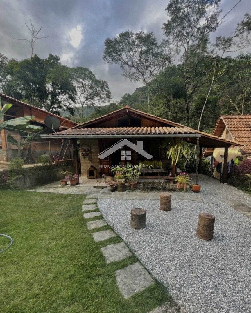 Casa para venda - Lumiar, Nova Friburgo - RJ. Valor para venda: R$ 350.000,00.