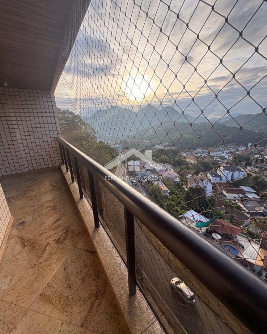 Cobertura para venda - Braunes, Nova Friburgo - RJ. Valor para venda: R$ 800.000,00.