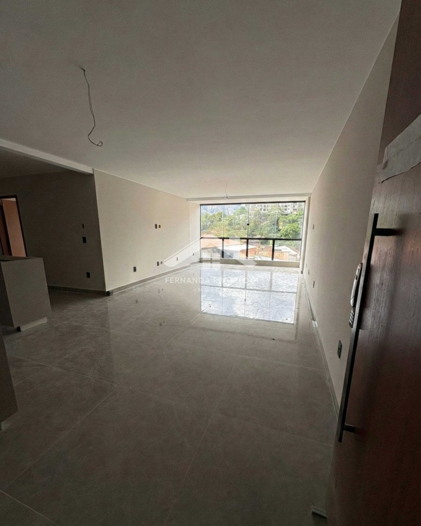 Apartamento para aluguel - Braunes, Nova Friburgo - RJ. Valor de aluguel: R$ 4.000,00.