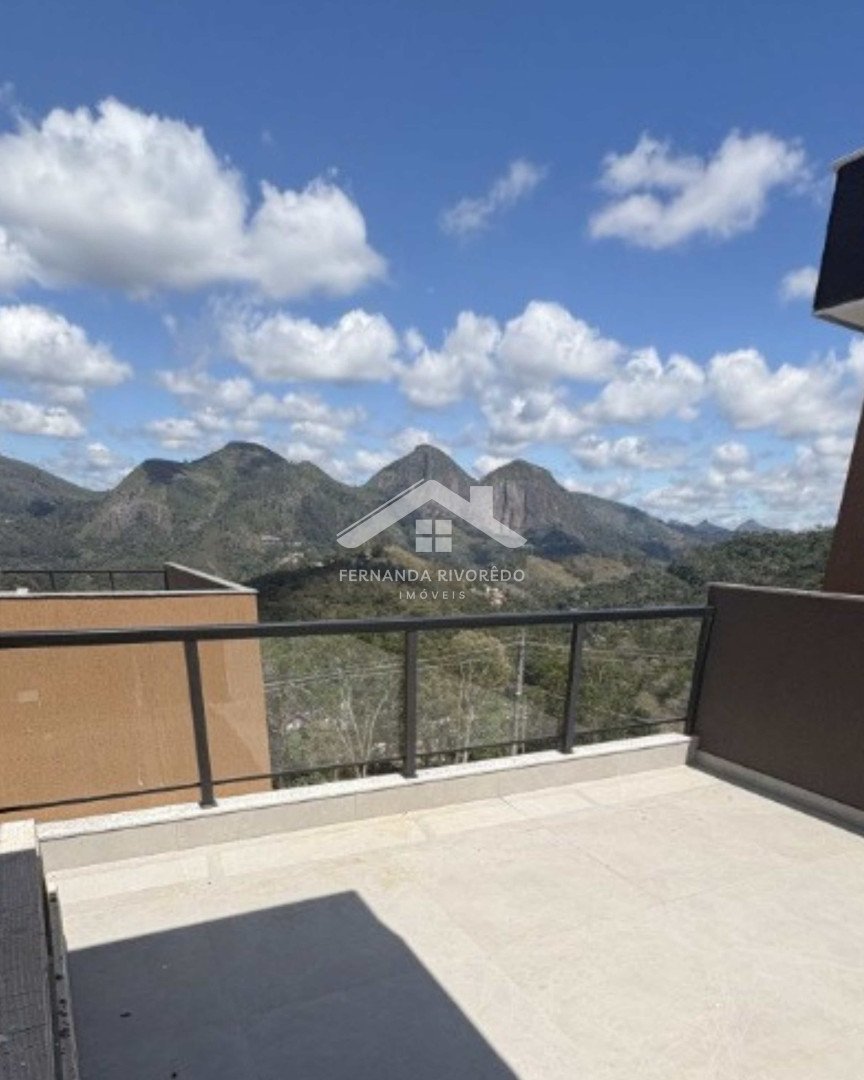 Casa em condomínio para venda ou aluguel - Braunes, Nova Friburgo - RJ. Valor para venda: R$ 700.000,00. Valor de aluguel: R$ 3.700,00.