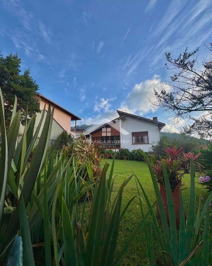 Casa para venda - Vale dos Pinheiros, Nova Friburgo - RJ. Valor para venda: R$ 860.000,00.