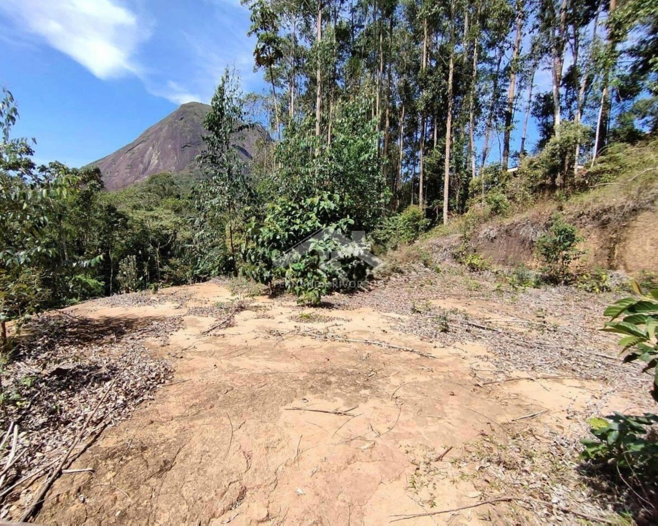 Terreno em condomínio para venda - Cônego, Nova Friburgo - RJ. Valor para venda: R$ 450.000,00.