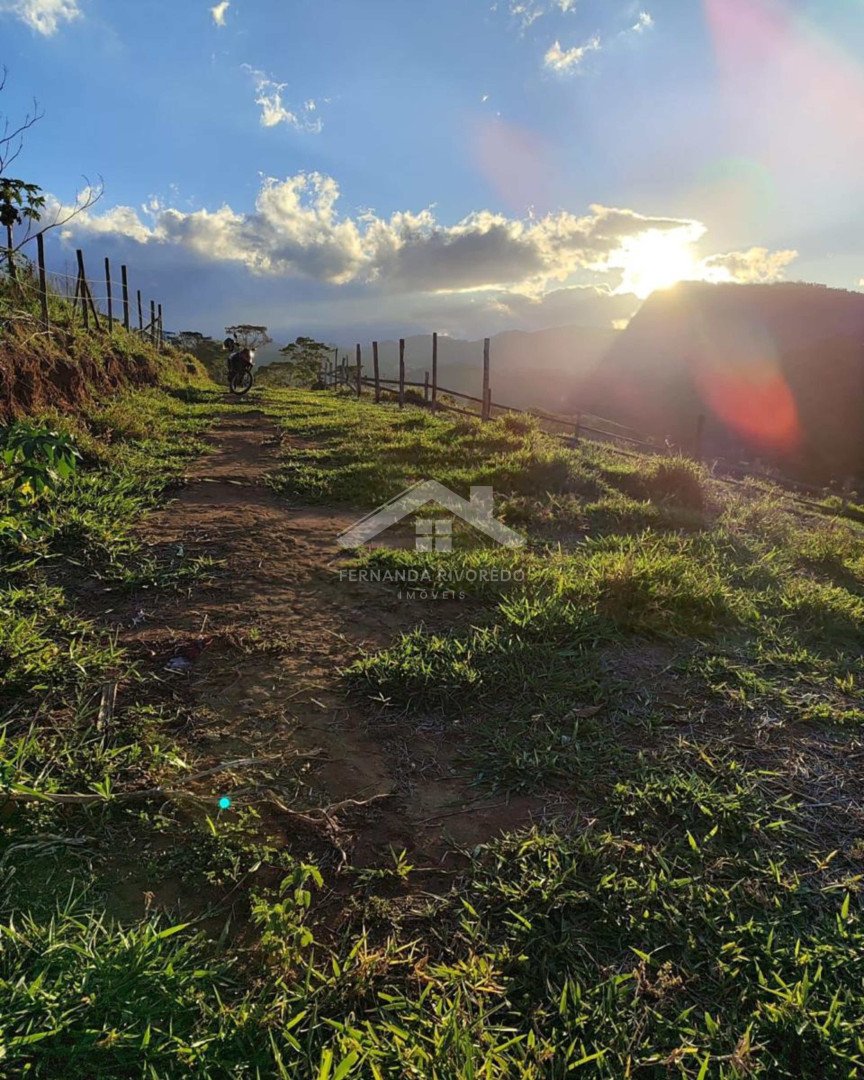 Terreno para venda - Amparo, Nova Friburgo - RJ. Valor para venda: R$ 85.000,00.