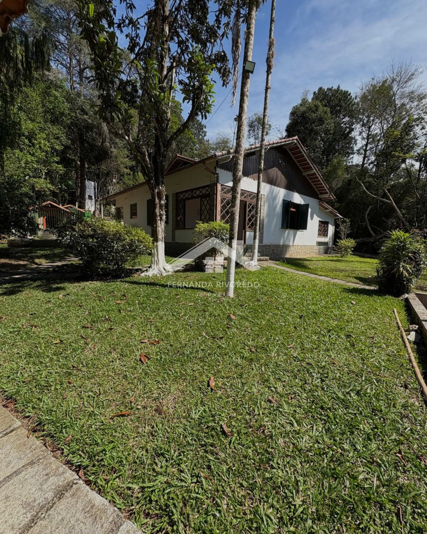 Casa para venda - Vale dos Pinheiros, Nova Friburgo - RJ. Valor para venda: R$ 1.200.000,00.
