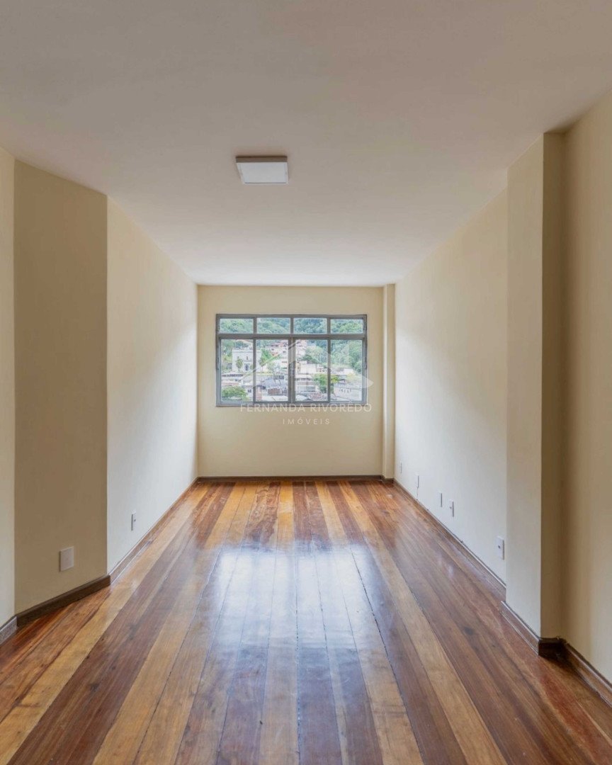 Apartamento para venda - Centro, Nova Friburgo - RJ. Valor para venda: R$ 385.000,00.