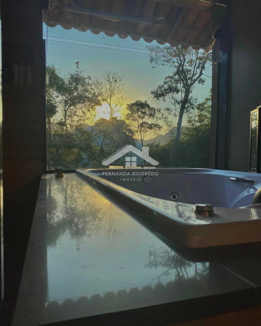 Casa para venda - Santa Elisa, Nova Friburgo - RJ. Valor para venda: R$ 1.350.000,00.